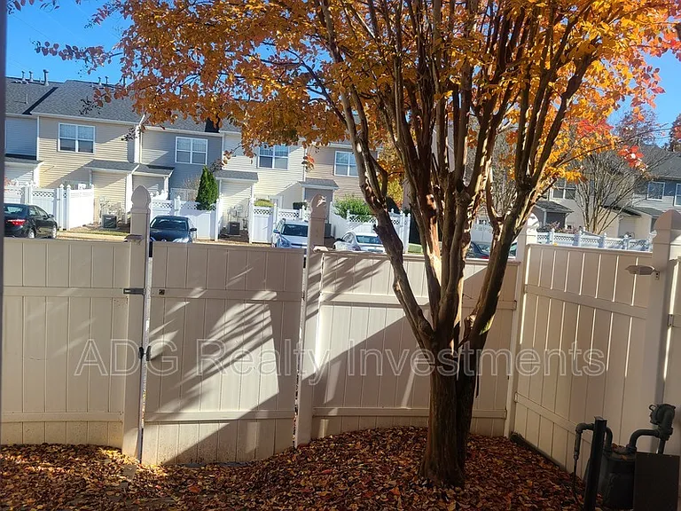 12623 Shuman Ln — Photo 16