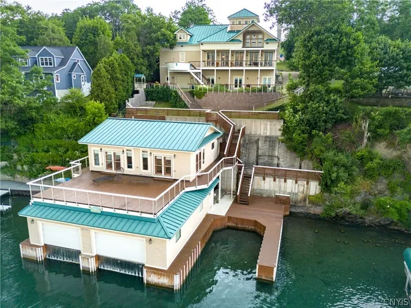 1745 Borodino Blfs, Skaneateles, NY 13152