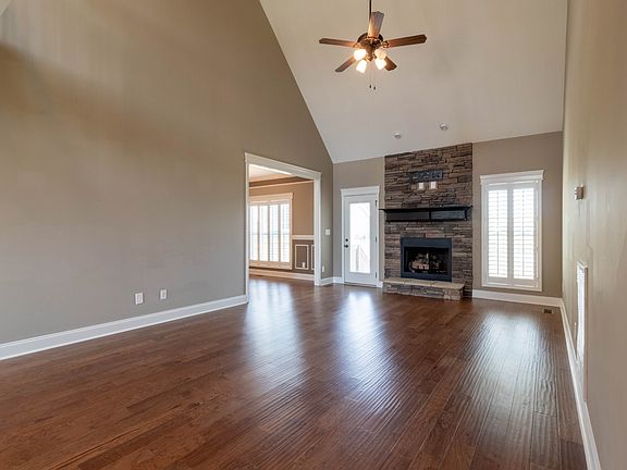 5th image of 341 S Stonecrop Ct