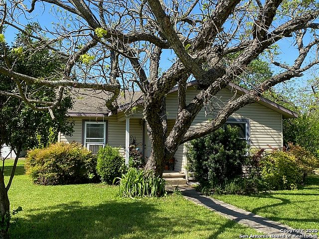 1st image of 141 Bluebonnet Ave