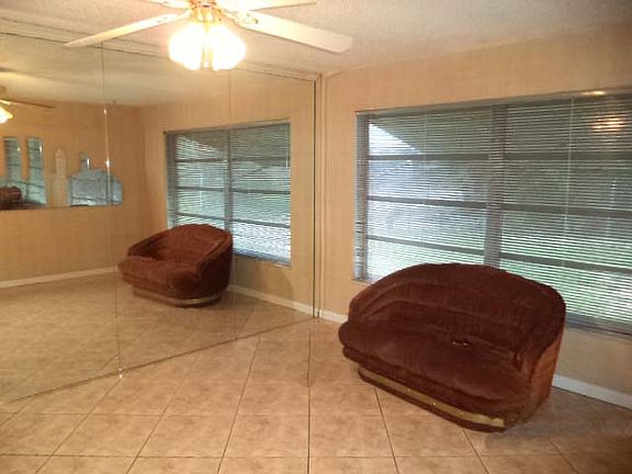 4th image of 8124 NW 72nd Ave