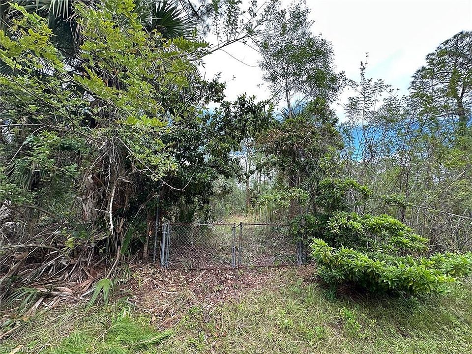 2nd image of XXX 8th AVE SE