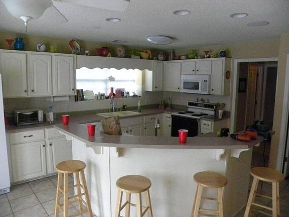 Kitchen with Bar