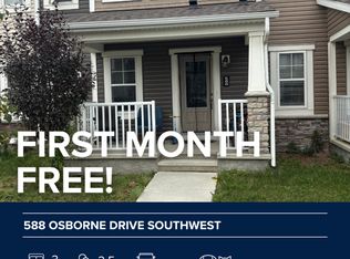 588 Osborne Dr SW #1, Airdrie, AB T4B 5H3