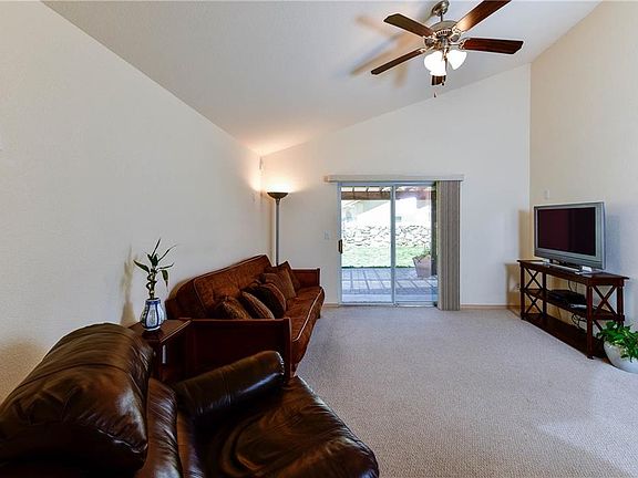 3rd image of 806 Margarita St