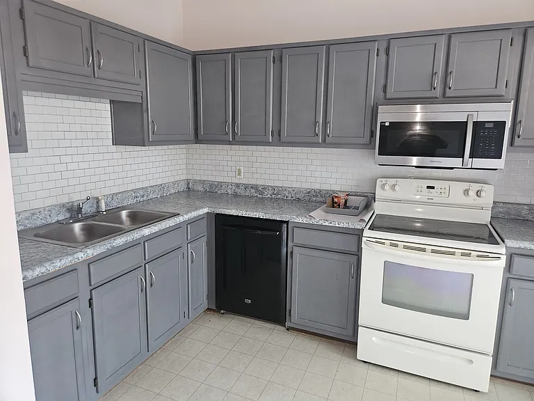 5110 Cypress Point Cir #102 — Photo 6