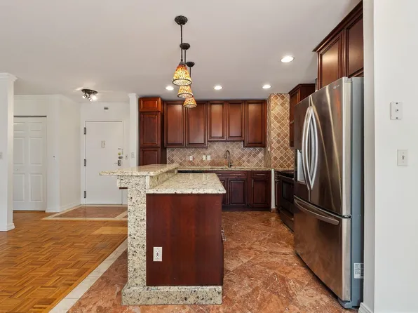 1111 River Road image 9 of 32