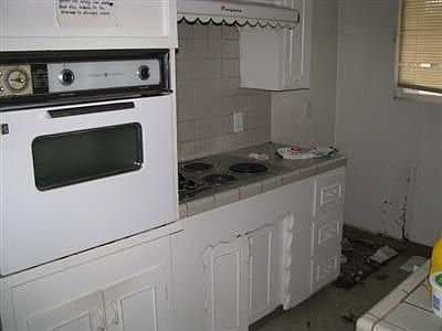 3rd image of 1144 E Terrace Ave