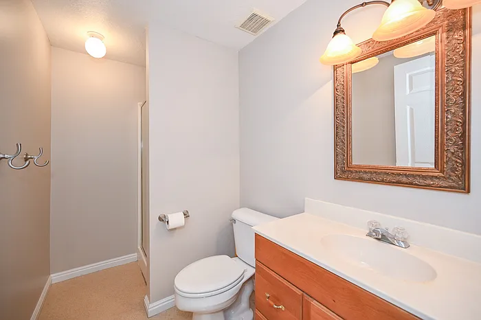 918 E Vics Rd — Photo 17