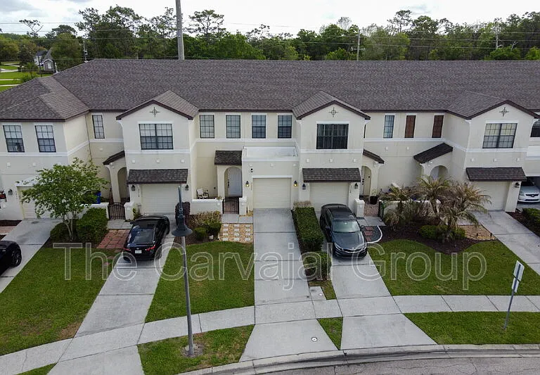 2210 Seven Oaks Dr — Photo 2