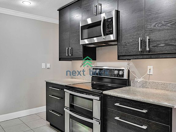 4th image of 922 100th Ave NE APT 113