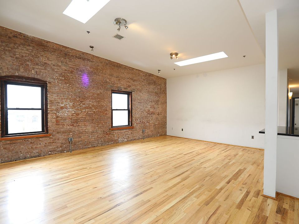 1st image of 53 University Ave APT 201