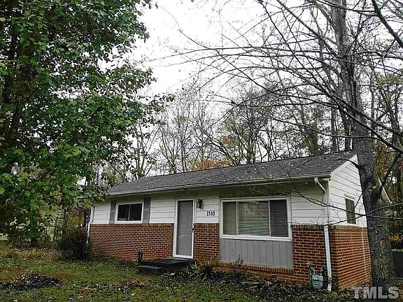 3rd image of 1530 Park Ln