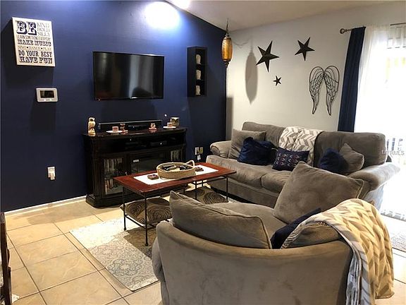 3rd image of 986 Centennial Ave