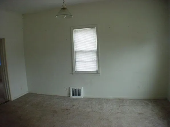 3868 Franklin St, Omaha, NE 68111