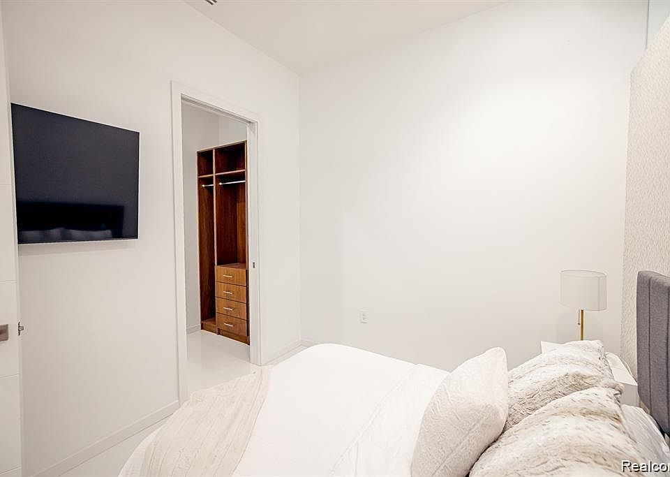 400 S Old Woodward Ave Unit 209, photo 15