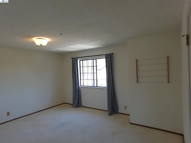 19179 Alpha Ct — Photo 18