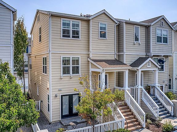 3rd image of 1211 Summer Ln