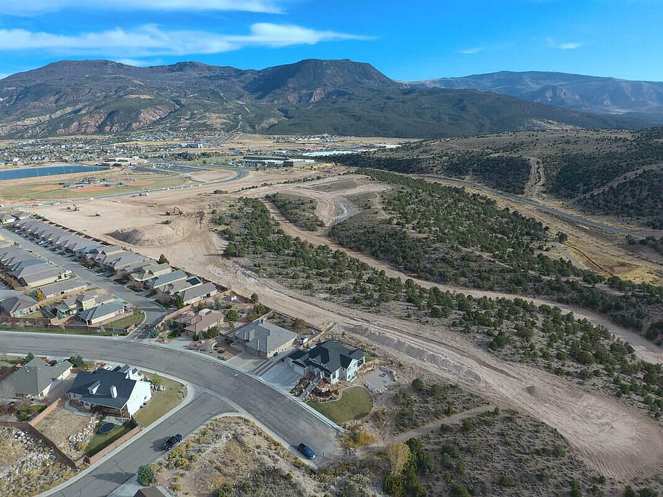 2nd image of 41-883 Cliffs Drive Rd