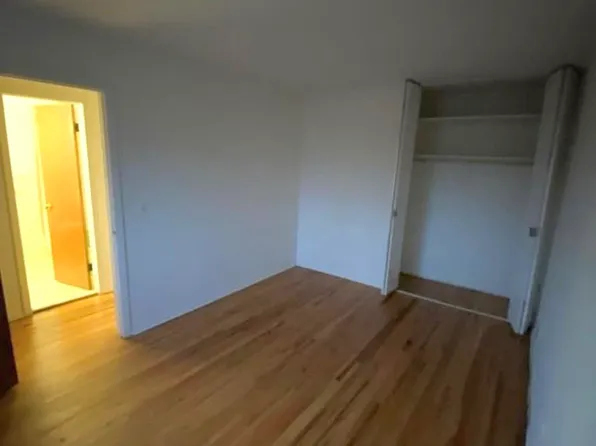 607 Sussex Street image 8 of 9