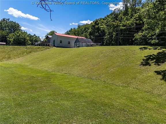 2nd image of 342 Strawberry Rd