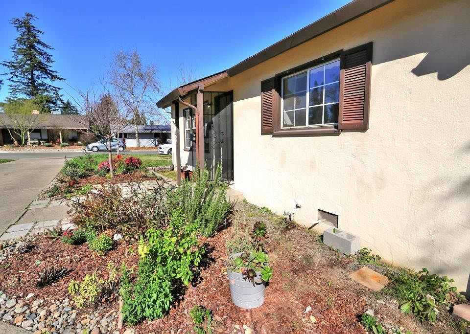 1st image of 1454 27th Ave