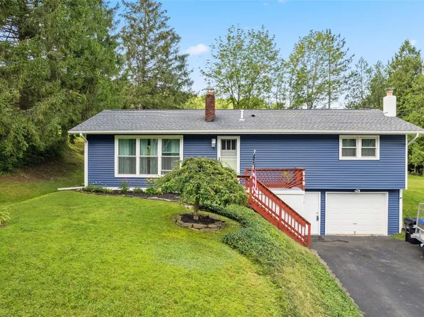 518 E Campville Rd, Endicott, NY 13760