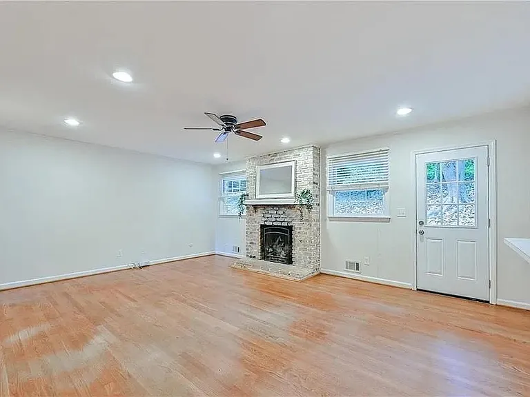 260 River Valley Rd — Photo 8