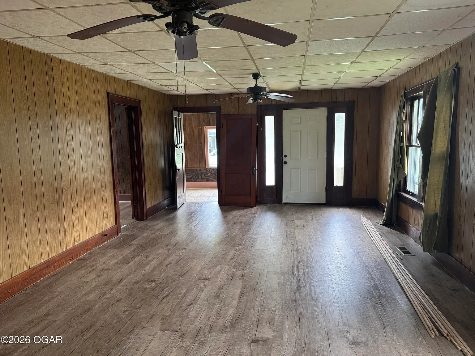 3 bed, 1.5 bath, 1596 sqft, $900 — Photo 2