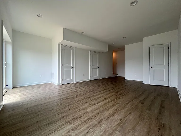 3141 Belle Ave NE — Photo 9