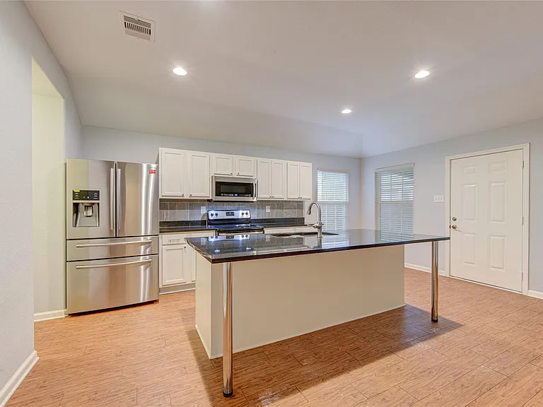 503 W Linney St — Photo 23