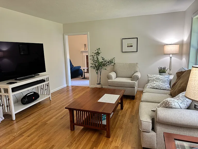 121 Old Post Rd — Photo 10
