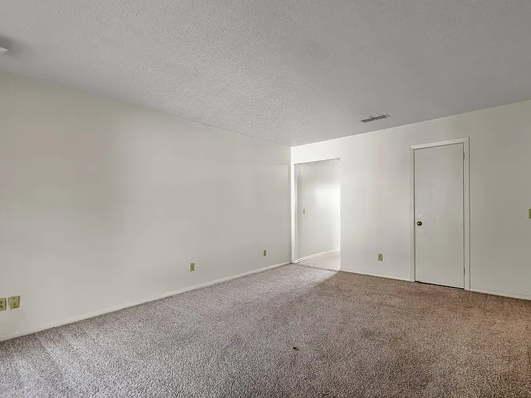 26944 E Main St #17 — Photo 7
