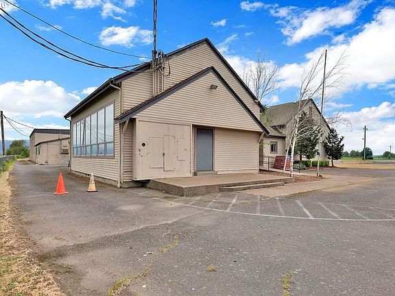 3rd image of 21211 Coburg Rd