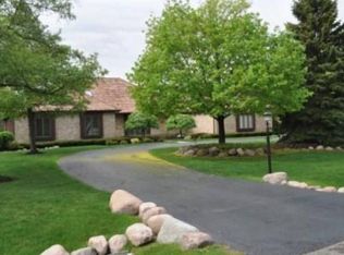 1875 N Braymore Dr, Barrington, IL 60010