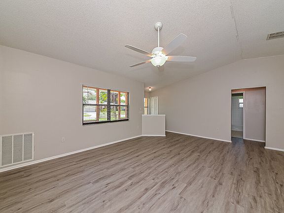 4th image of 4249 Lancaster Dr