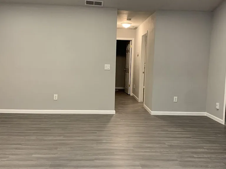 1728 Silver Creek Cir — Photo 12