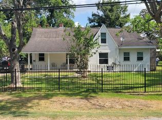 800 E Wallisville Rd, Highlands, TX 77562