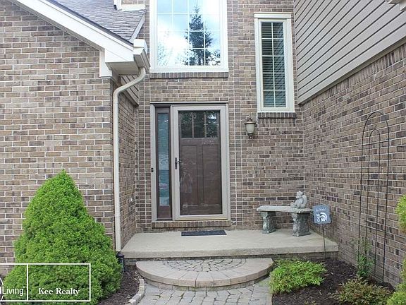 3rd image of 33076 Mazara Dr