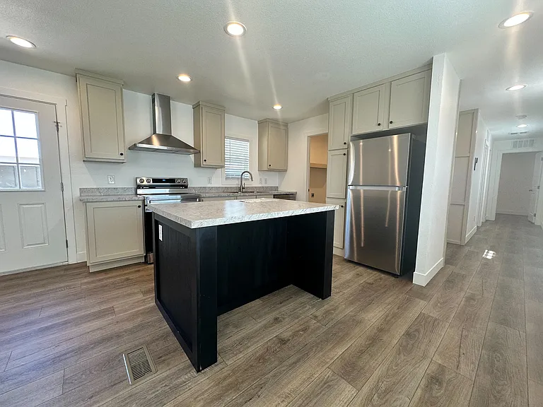 2060 N Ctr #381 — Photo 4