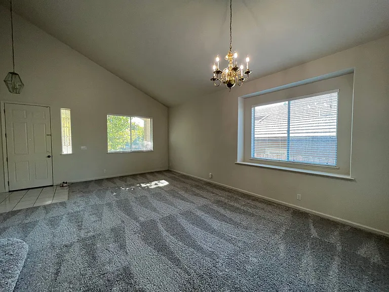 1017 Halidon Way — Photo 3