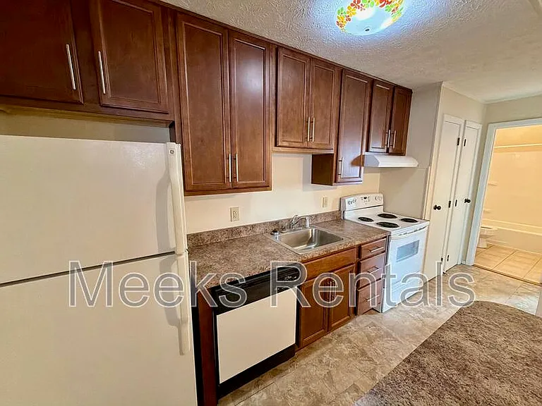 1663 6th Ave — Photo 6