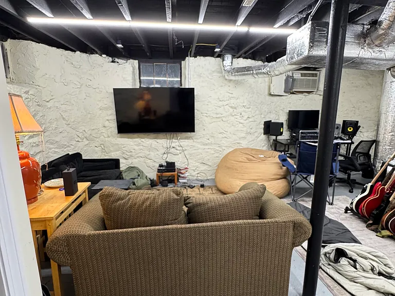 18 Sawyer Ter #A — Photo 18