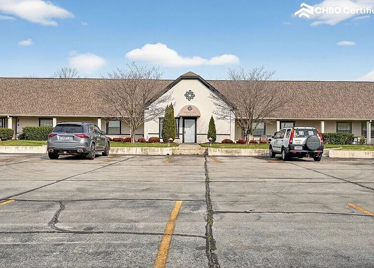 1332 W Andrew Johnson Hwy #10 — Photo 2