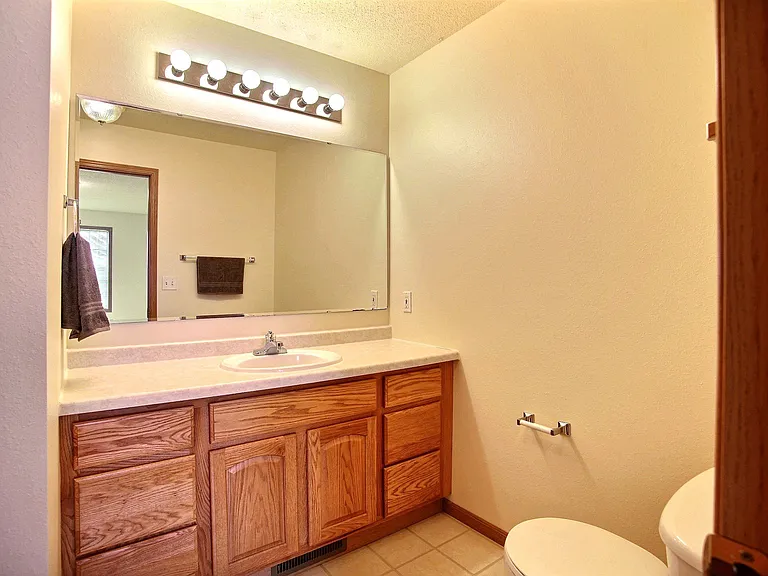 Fargo, ND Charleswood Townhomes | Bathroom