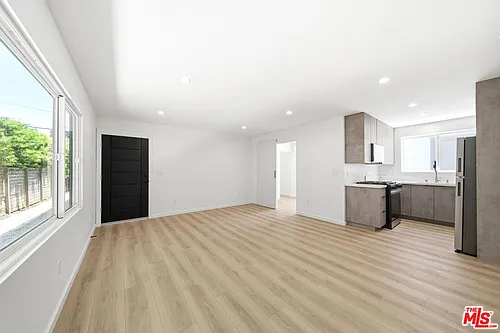 333 6th Ave #A Photo 1