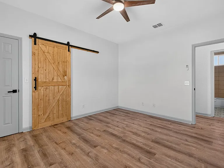 112 Remington Rd — Photo 24