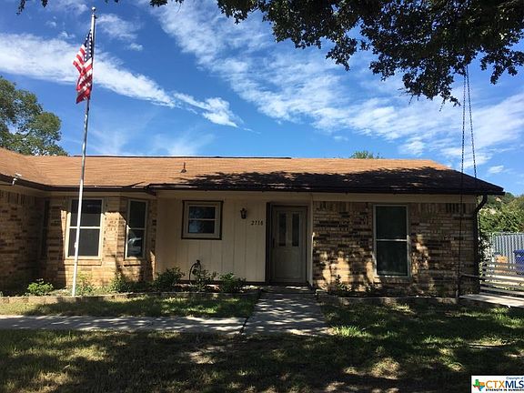 2nd image of 2718 Phyllis Dr