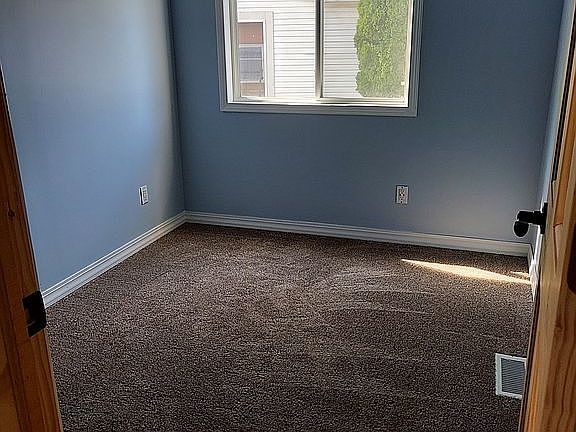3rd image of 277 Lindy Ln