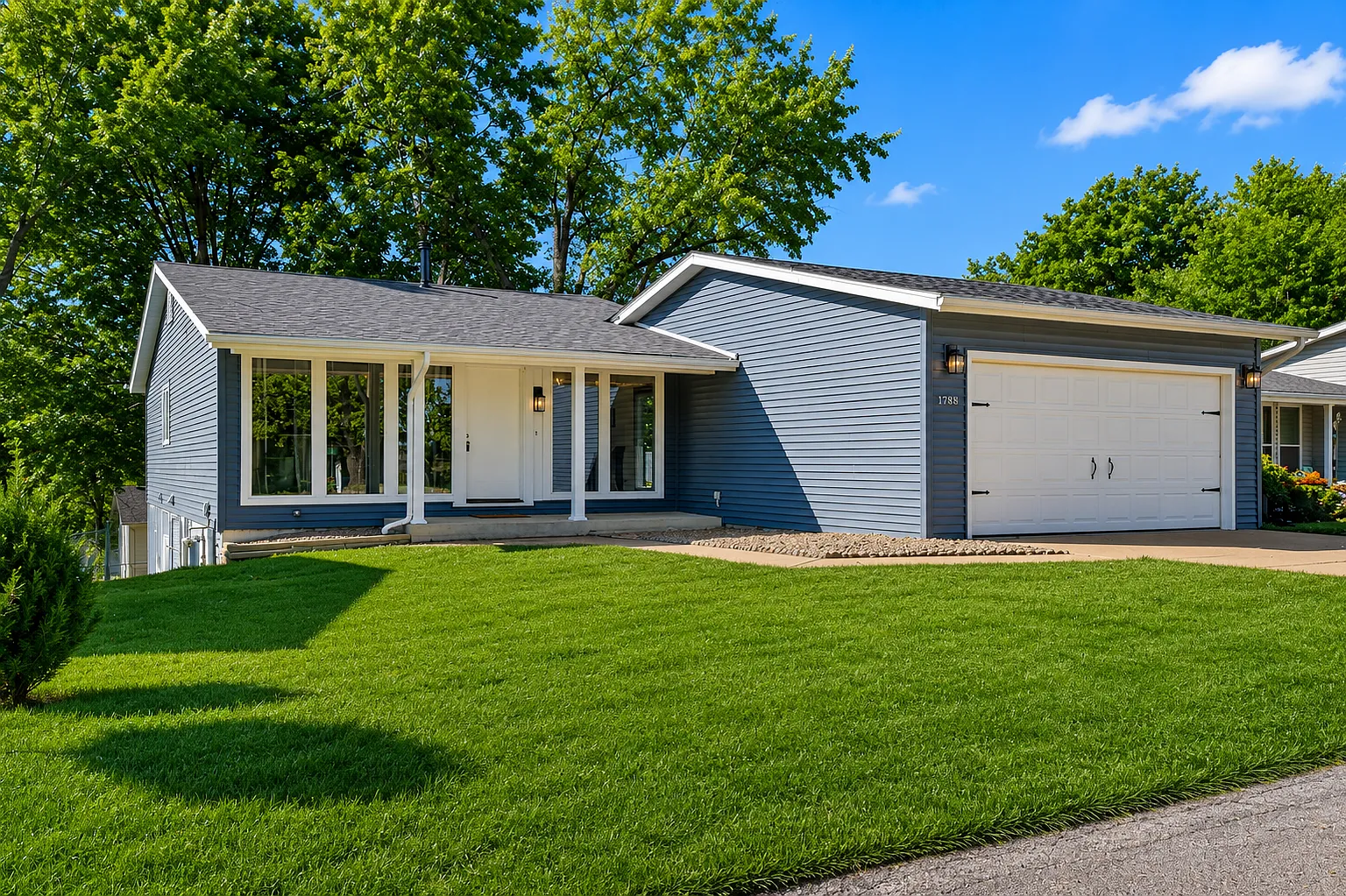 5 bed, 2500 sqft, $5,300 — Photo 3